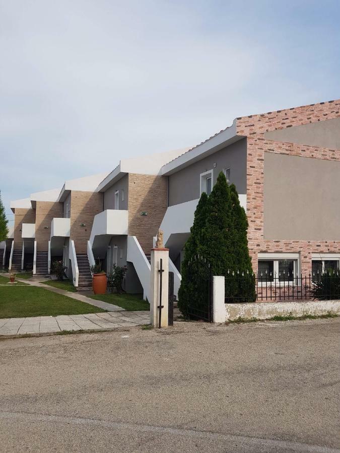 Hotel Loga Tycheron Exterior photo