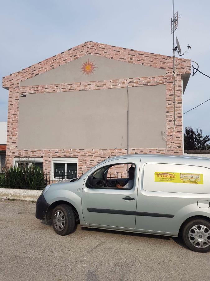 Hotel Loga Tycheron Exterior photo